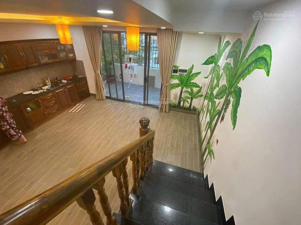 Biệt thự 3 tầng , hẻm nguyễn khắc viện ô tô quay đầu * cách biển hòn chồng 300m.  giá 8,5 tỷ