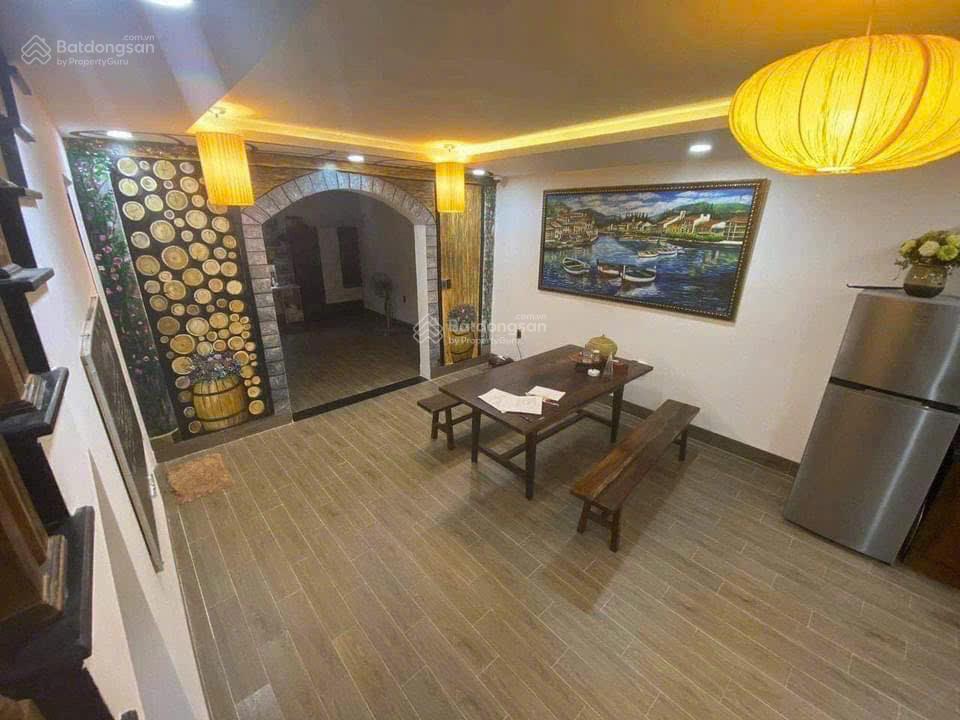 Biệt thự 3 tầng , hẻm nguyễn khắc viện ô tô quay đầu * cách biển hòn chồng 300m.  giá 8,5 tỷ
