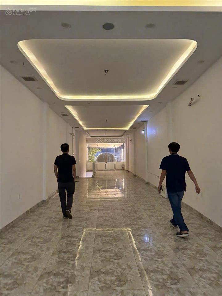 Nhà 2 tầng, mặt tiền nguyễn thiện thuật  cách ngã  tư nguyễn thị minh khai 200m. giá 60 tỷ