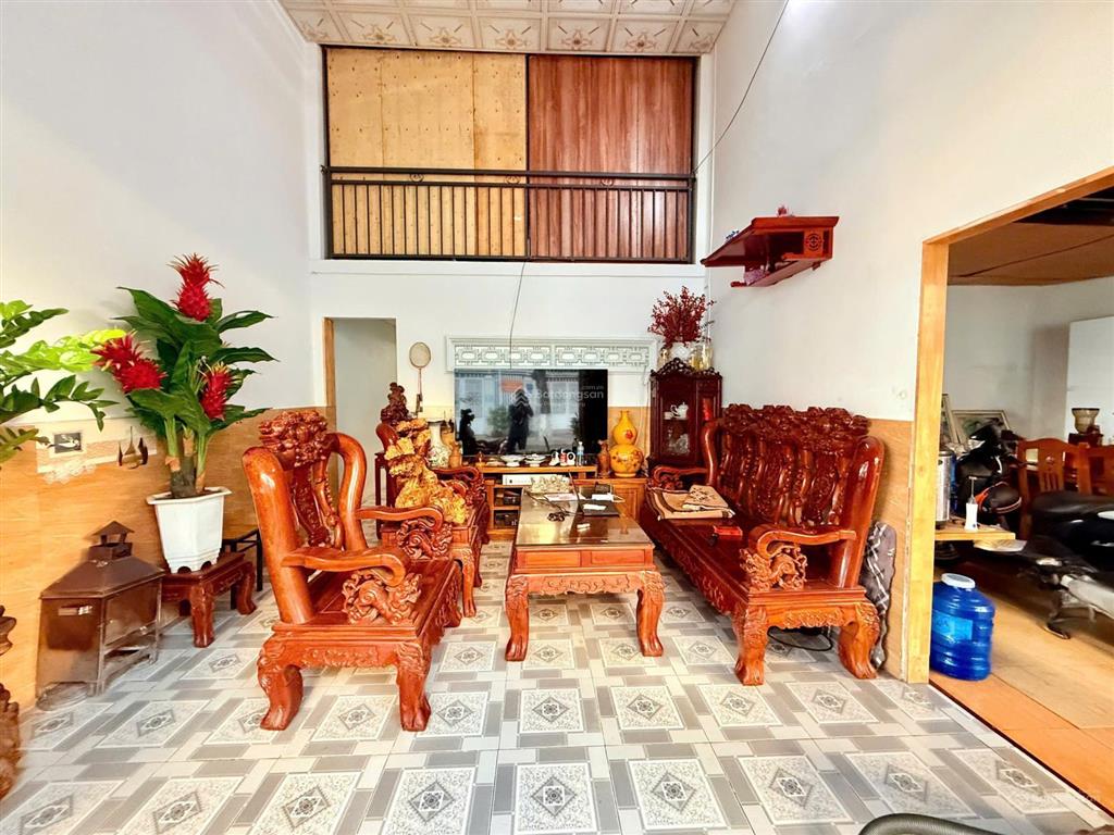 Nhà mặt tiền đường quảng hàm, ngang 9m sát châu văn liêm. giá 5 tỷ