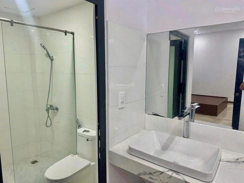 Nhà 4 tầng trần nguyên hãn, có thang máy bài bản (gần chợ xóm mới). giá 26,9 tỷ