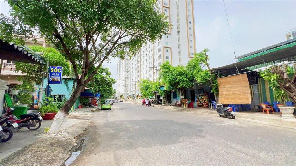 Mặt tiền nguyễn chích  5,6 tỷ (rẻ nhất khu vực)