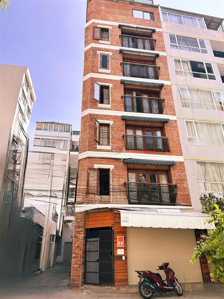 Toà căn hộ 6 tầng, góc 2 mặt tiền hẻm ô tô  nguyễn thiện thuật [ có thang máy ]