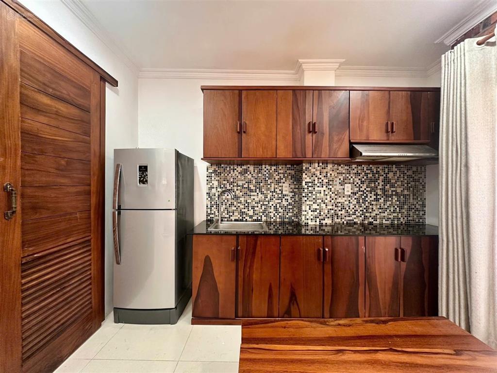 Toà căn hộ 6 tầng, góc 2 mặt tiền hẻm ô tô  nguyễn thiện thuật [ có thang máy ]