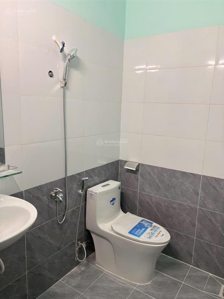 Nhà góc 2,5 tầng hẻm hoà trung  đường ô tô nhỏ ( rộng 3m ) giá 4,2 tỷ