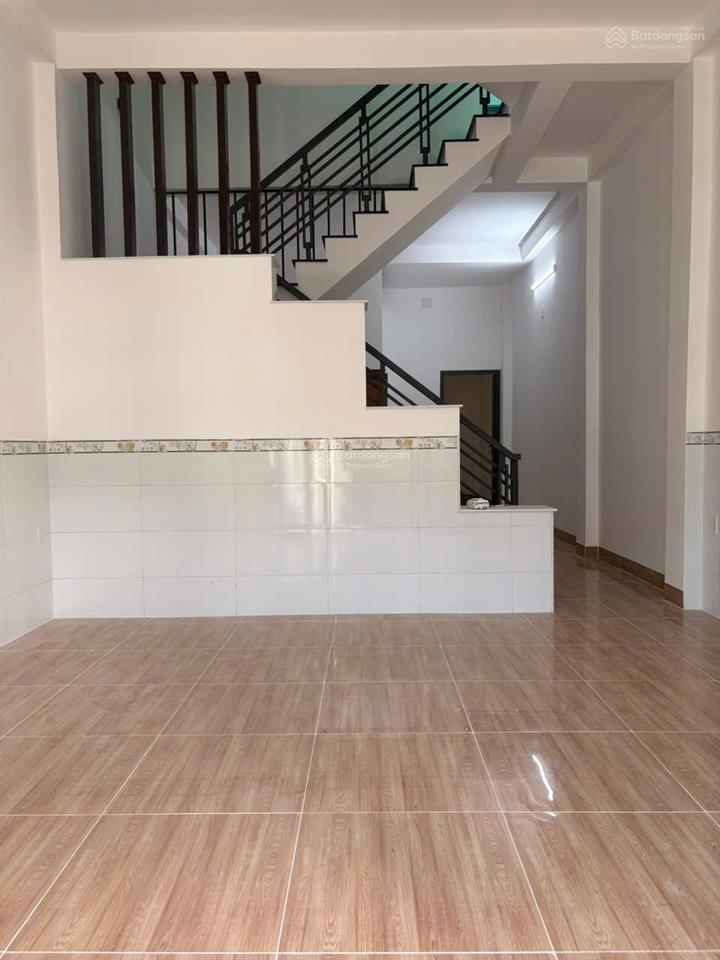 Nhà góc 2,5 tầng hẻm hoà trung  đường ô tô nhỏ ( rộng 3m ) giá 4,2 tỷ