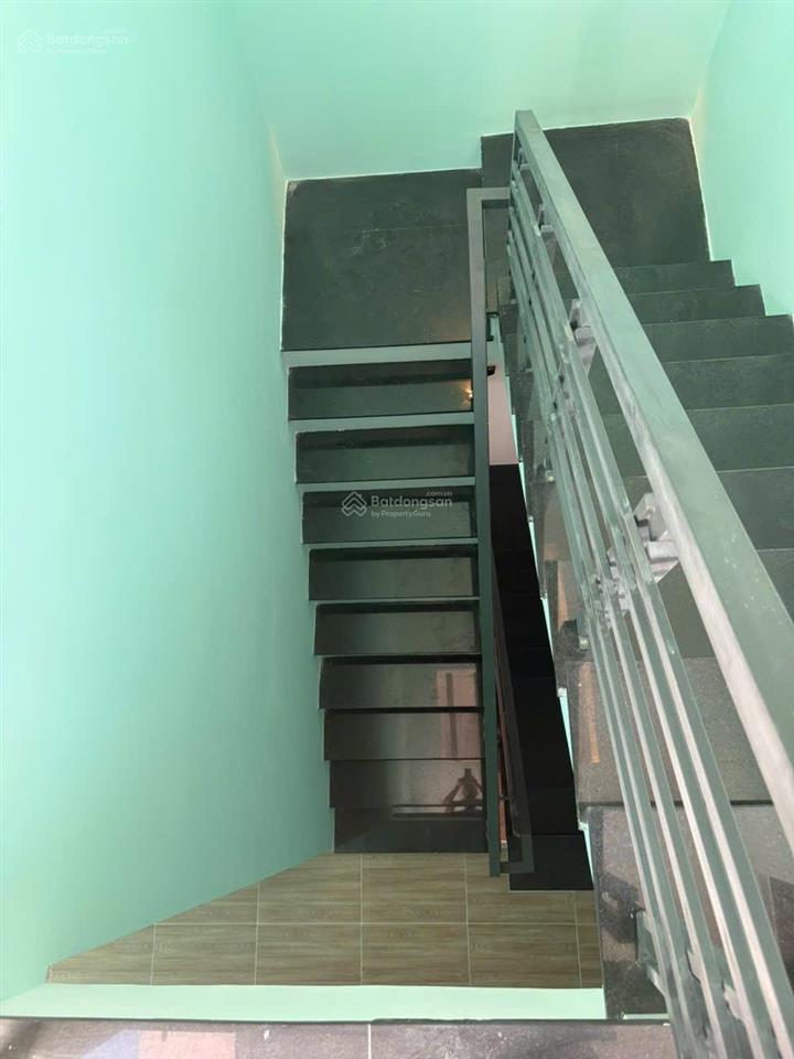 Nhà góc 2,5 tầng hẻm hoà trung  đường ô tô nhỏ ( rộng 3m ) giá 4,2 tỷ