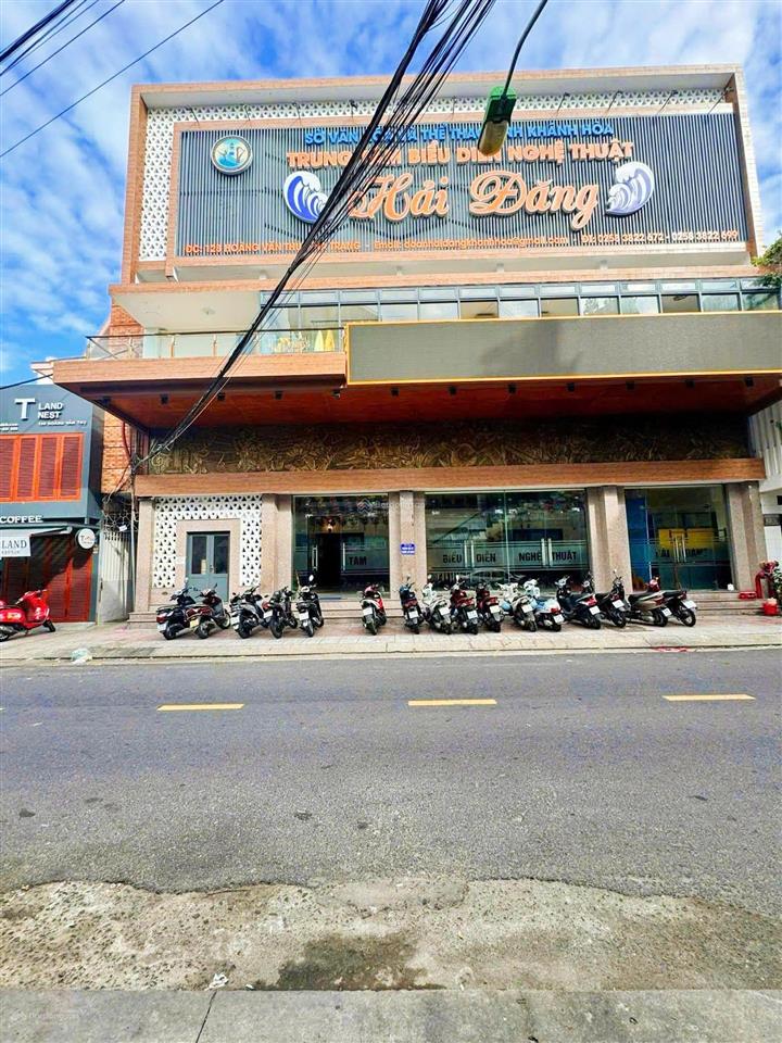 [ nhà 3 tầng hẻm hoàng văn thụ  nhà 3 mặt thoáng ] cách biển trần phú 1km. giá 3,468 tỷ