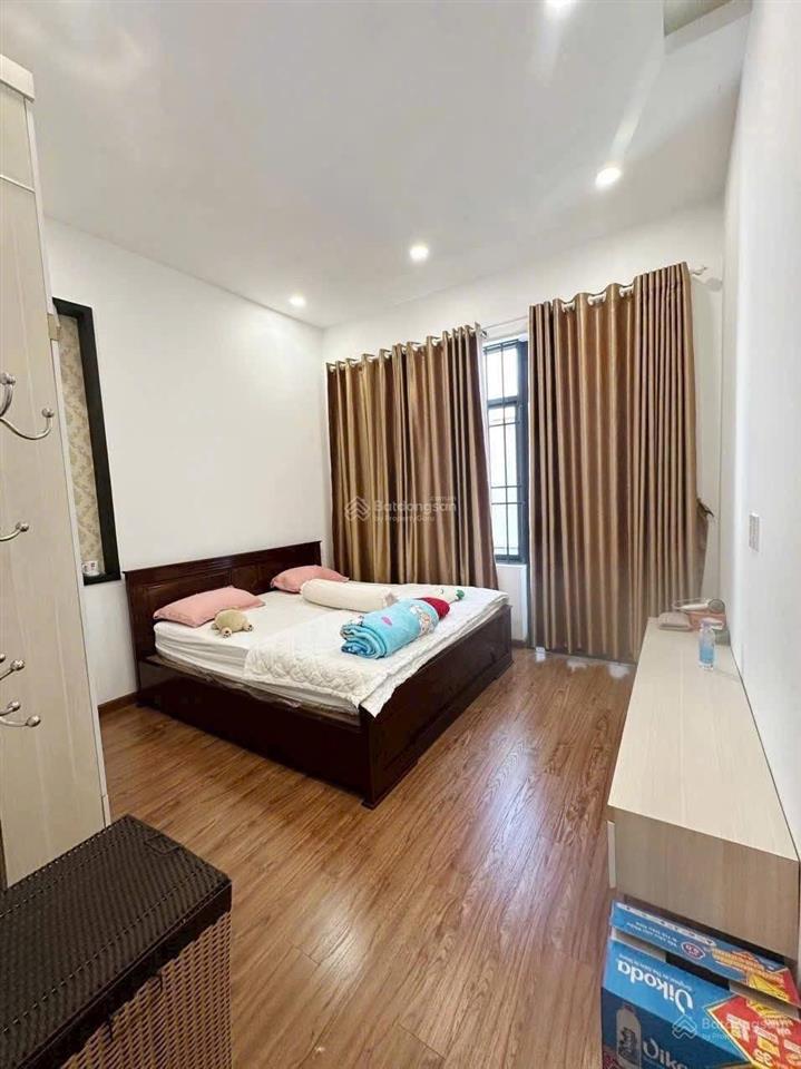 Nhà 4,5 tầng mặt tiền lê hồng phong  ngang 9,2m ( nhà new có thang máy ) giá 25,6 tỷ