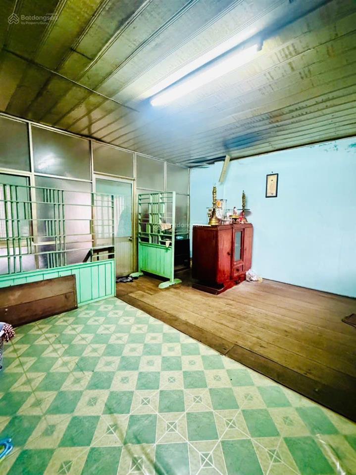 Nhà khu tập thể, sổ hồng riêng  tầng 2 ngay đường hẻm thống nhất. giá 2 tỷ