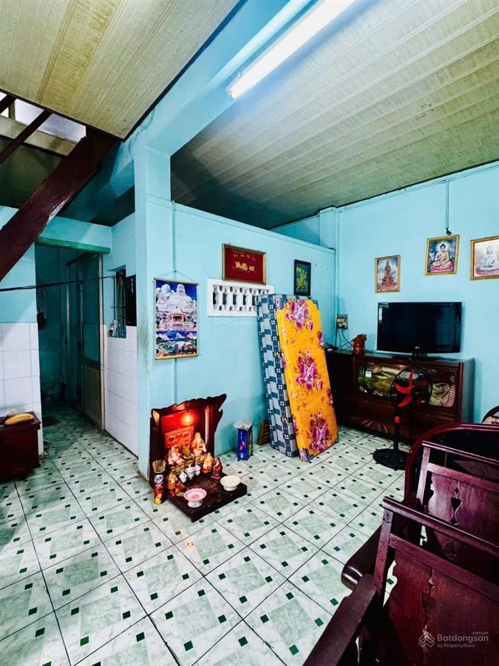 Nhà khu tập thể, sổ hồng riêng  tầng 2 ngay đường hẻm thống nhất. giá 2 tỷ