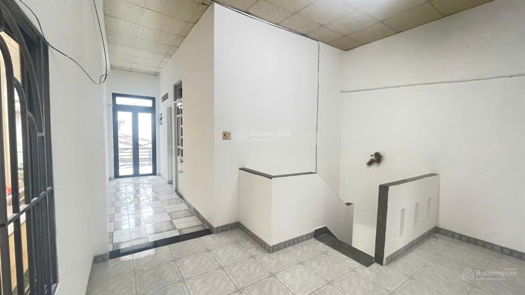 Nhà 2 tầng phường vạn thắng  mới tinh [ cách biển trần phú  700m. giá 4,9 tỷ.