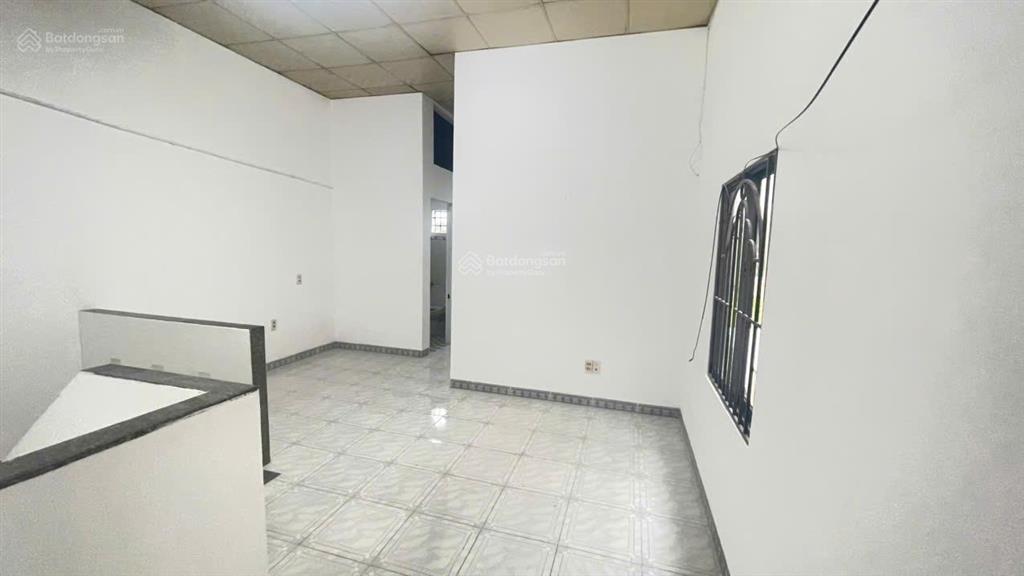 Nhà 2 tầng phường vạn thắng  mới tinh [ cách biển trần phú  700m. giá 4,9 tỷ.