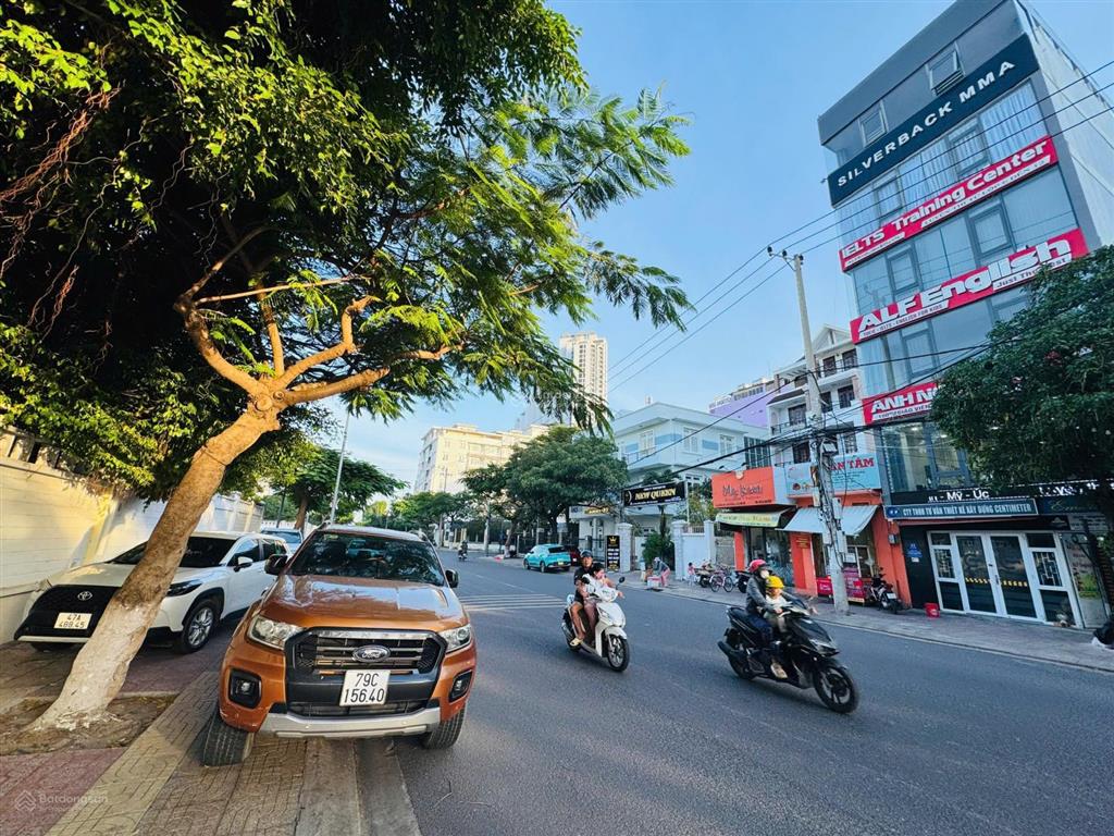 Nhà mặt tiền mai xuân thưởng  sát đường phan phù tiên , { ra biển hòn chồng 400m. giá 40,2 tỷ