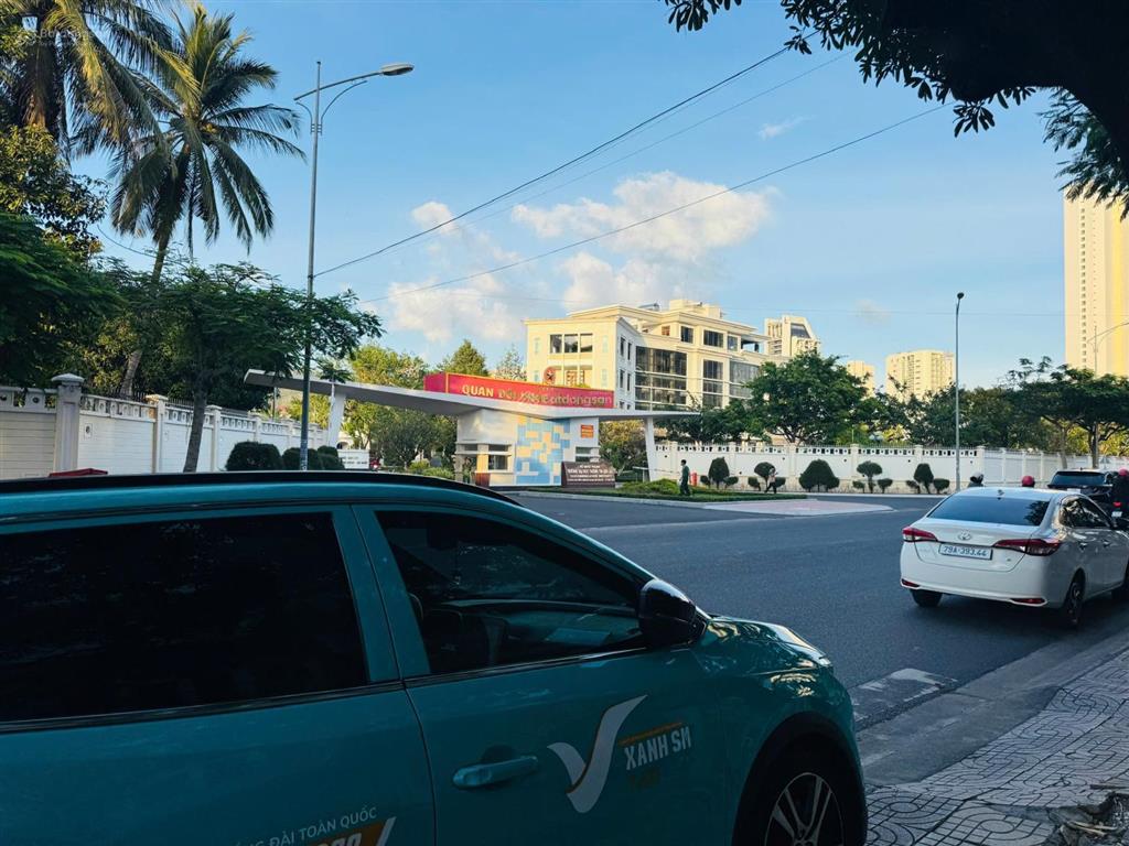 Nhà mặt tiền mai xuân thưởng  sát đường phan phù tiên , { ra biển hòn chồng 400m. giá 40,2 tỷ