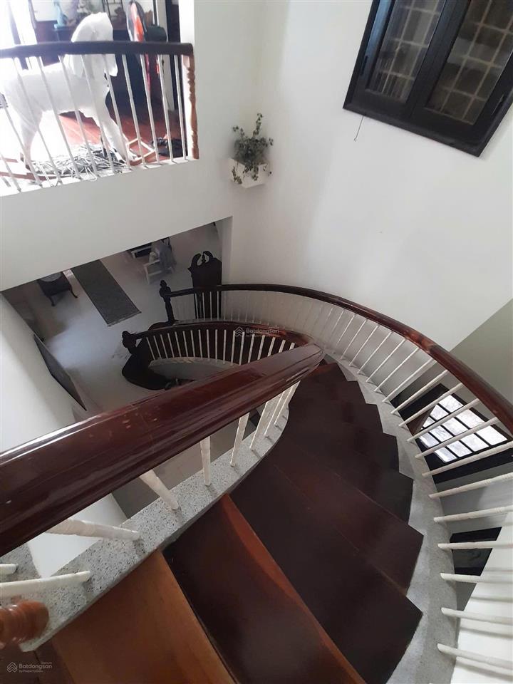 Nhà 2 tầng góc 2 mặt tiền , 873,6m tô hiến thành  ngang 24m,giá 257,7 tỷ.