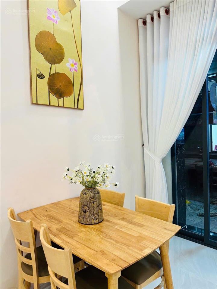 Nhà 4 tầng mặt tiền bà triệu ( gần nhà hàng , sân ga, siêu thị và các loại bank ).giá 13,5 tỷ