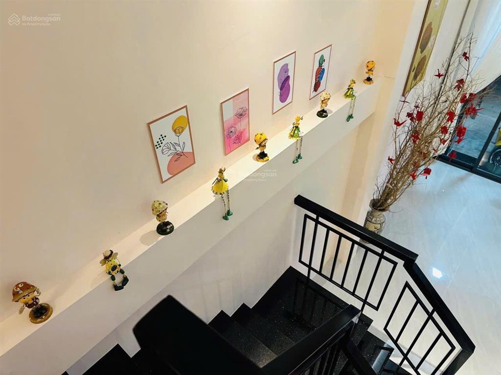 Nhà 4 tầng mặt tiền bà triệu ( gần nhà hàng , sân ga, siêu thị và các loại bank ).giá 13,5 tỷ