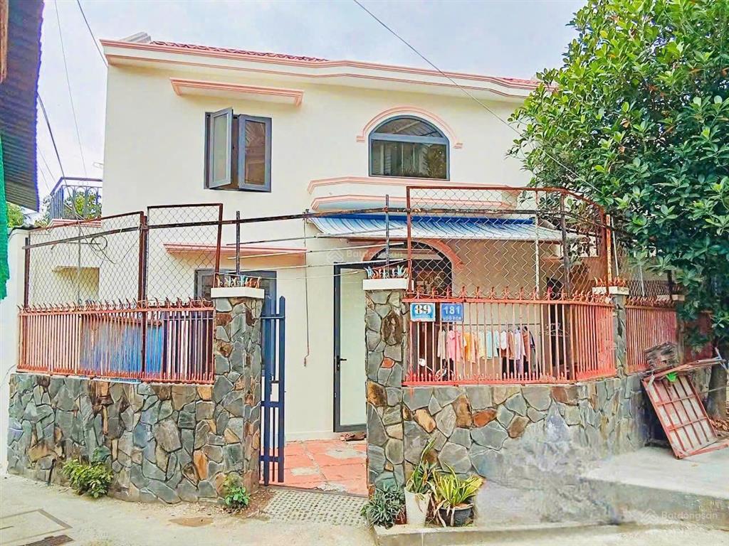 [ nhà 2 tầng , góc 2 mặt tiền ngô đến  ôm góc gần  20m ]  giá 4,2 tỷ