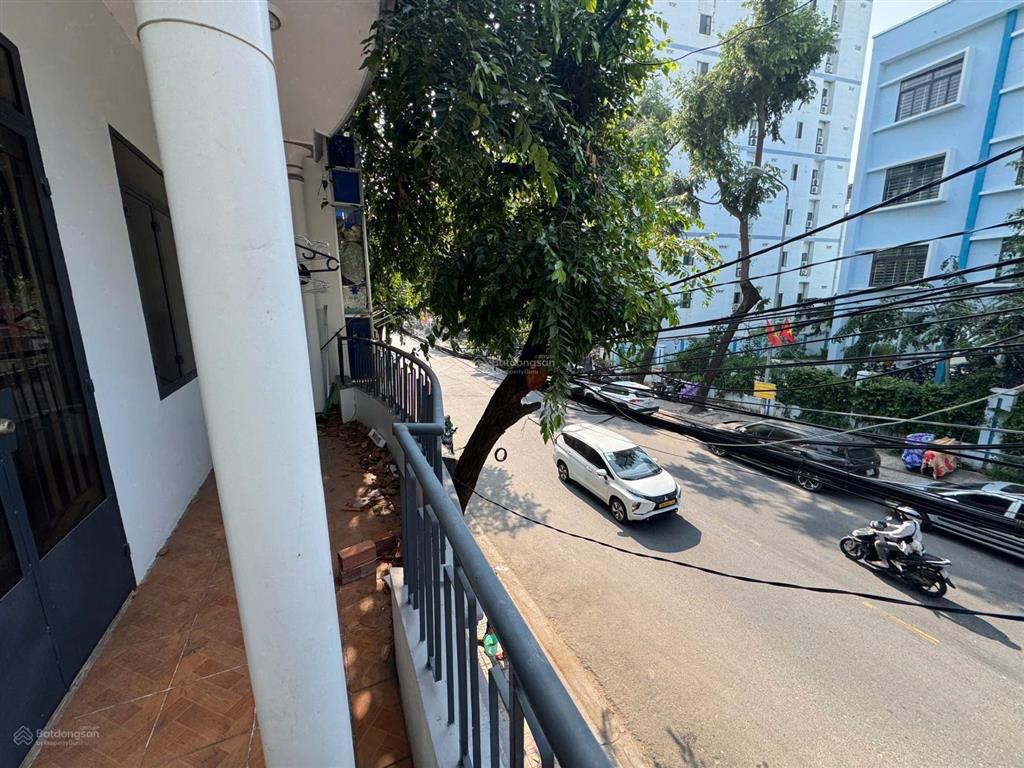 Nhà 3 mặt tiền  đường nguyễn chánh, ngang dài 6,5m * giá 25 tỷ