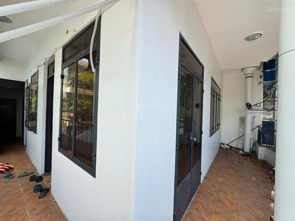 Nhà 3 mặt tiền  đường nguyễn chánh, ngang dài 6,5m * giá 25 tỷ