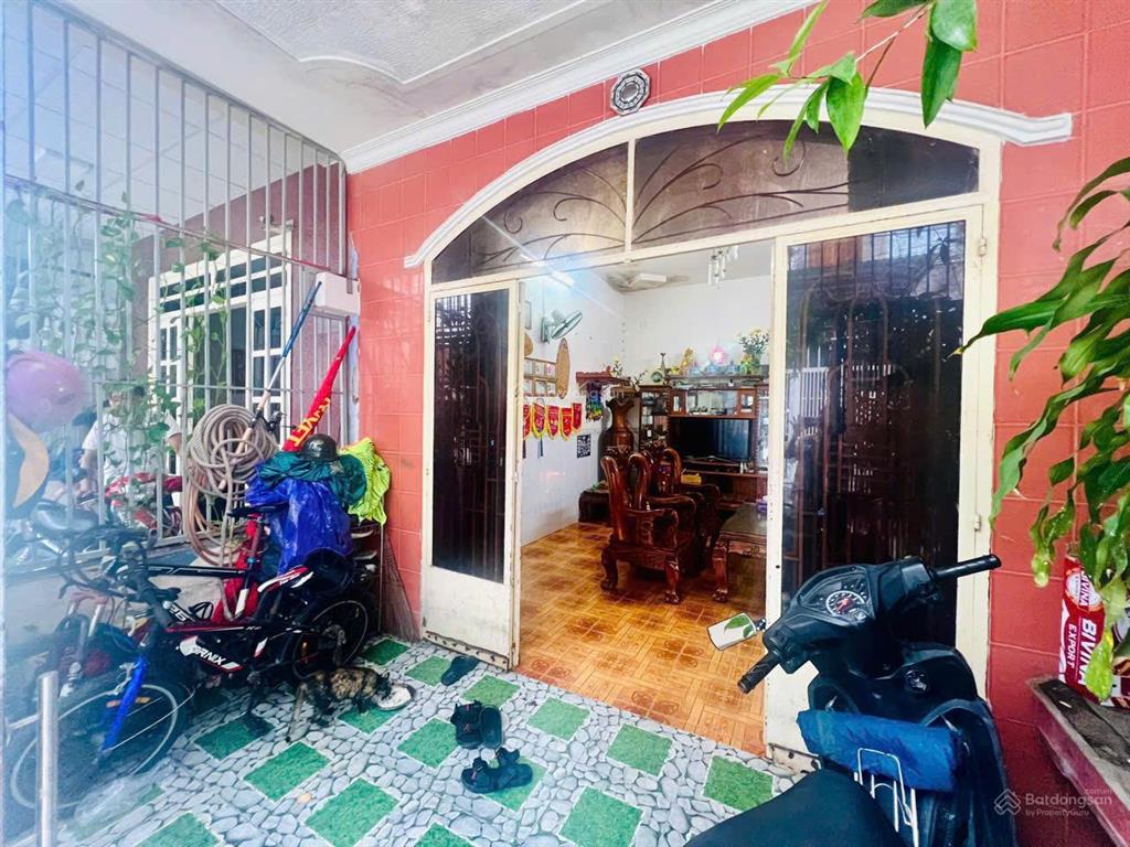 Nhà hẻm phạm tu, sát doanh trại quân đội nhân dân. giá 4,350 tỷ