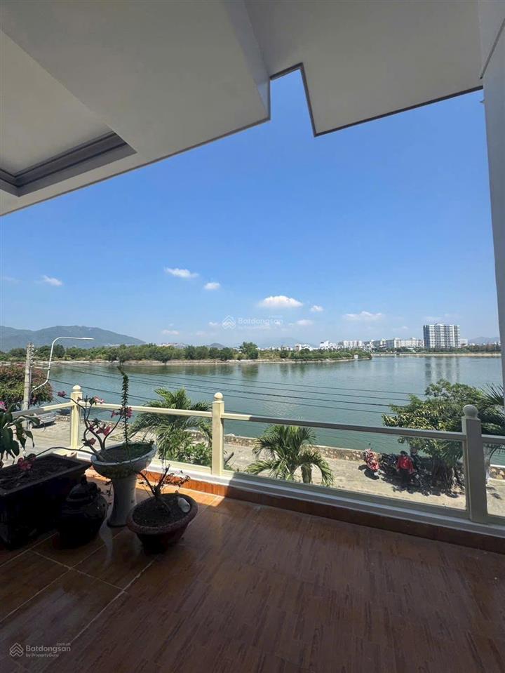 Biệt thự 3 tầng, mặt tiền lê văn hưu  view trực diện sông quán trường * tđc hòn rớ 1. giá 16 tỷ