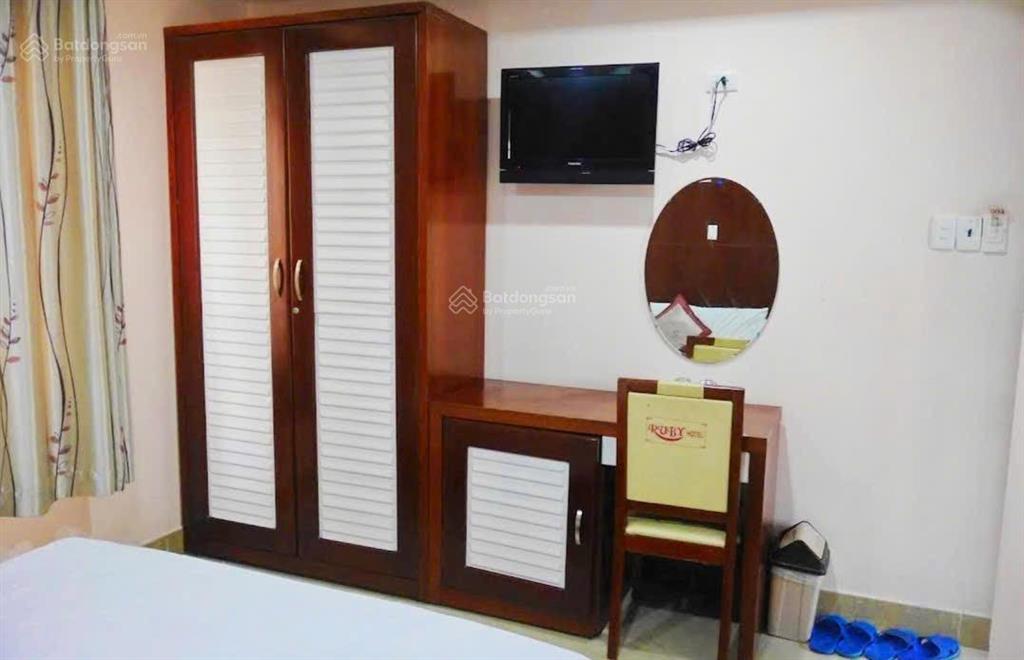 Khách sạn 14 tầng, đoàn trần nghiệp, cách biển hòn chồng 600m giá 23 tỷ