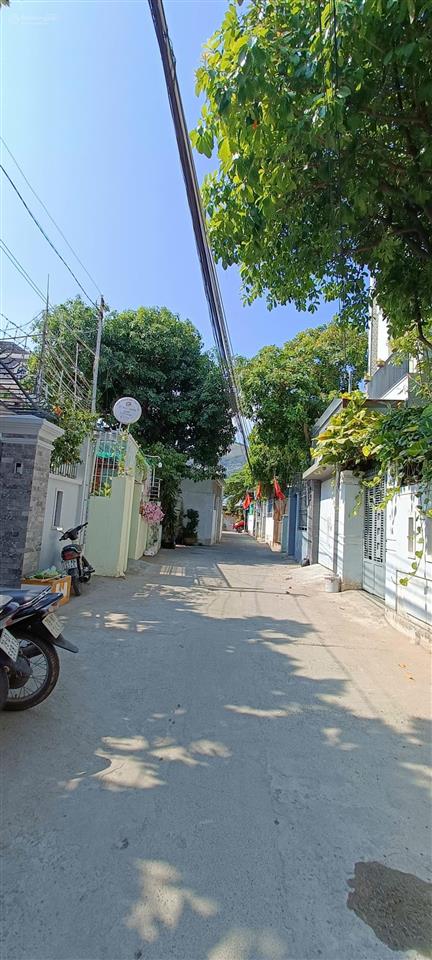 Nhà 3 tầng , mới xây hẻm ô tô thông, nguyễn biểu  cách biển hòn chồng  500m. giá 8,2 tỷ.