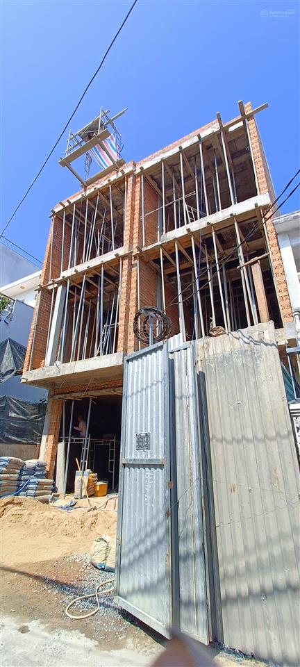 Nhà 3 tầng , mới xây hẻm ô tô thông, nguyễn biểu  cách biển hòn chồng  500m. giá 8,2 tỷ.