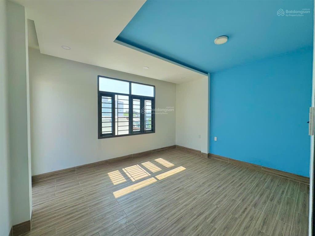 Nhà 3 tầng mới xây, tháp bà, cách biển trần phú 400m. giá 5,650 tỷ