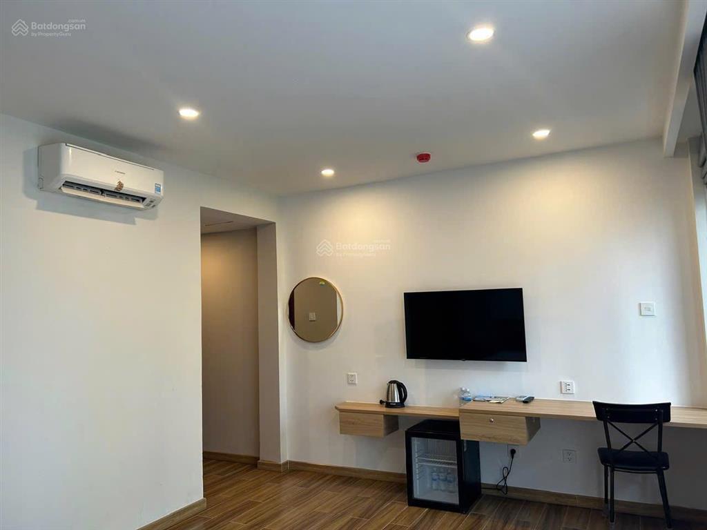 [ hotel 6,5 tầng , hẻm 64 trần phú  bên kia đường là sailing club ] giá  26,5 tỷ