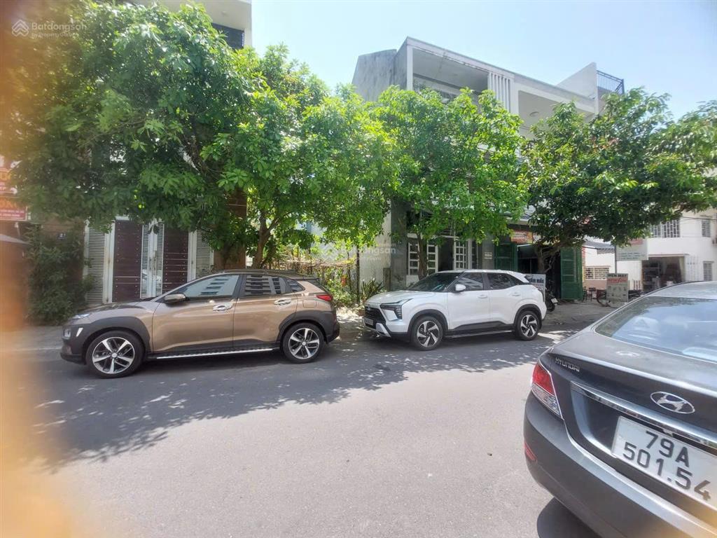 Lô mặt tiền thoại ngọc hầu  đối diện chung cư hoàng quân.
giá 7,1 tỷ