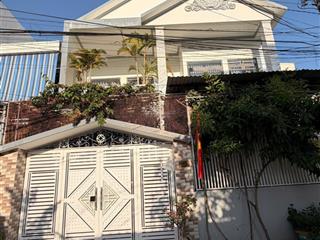 Nhà góc 2 mặt thoáng & 2 tầng ô tô , hẻm củ chi  cách biển hòn chồng 650m. giá 18,5 tỷ.