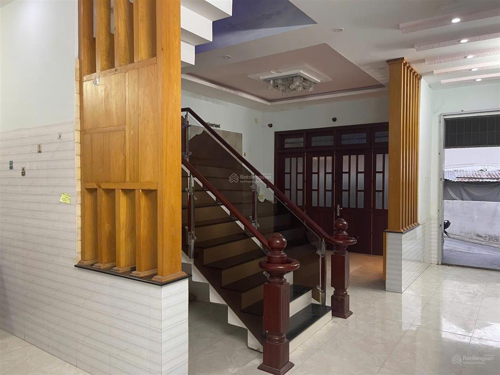 [ nhà 3 tầng , sẵn nội thất  gần chợ sơn thủy ] * hẻm ô tô quay đầu vi vu, hơi dốc * giá 4,5 tỷ