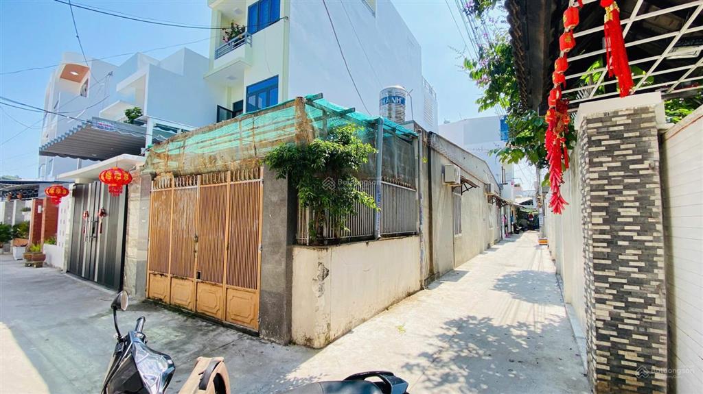 Góc 2 mặt tiền, hẻm ô tô phú đức, ngang dài gần 11m, * ô tô rộng 4m * giá 5,2 tỷ