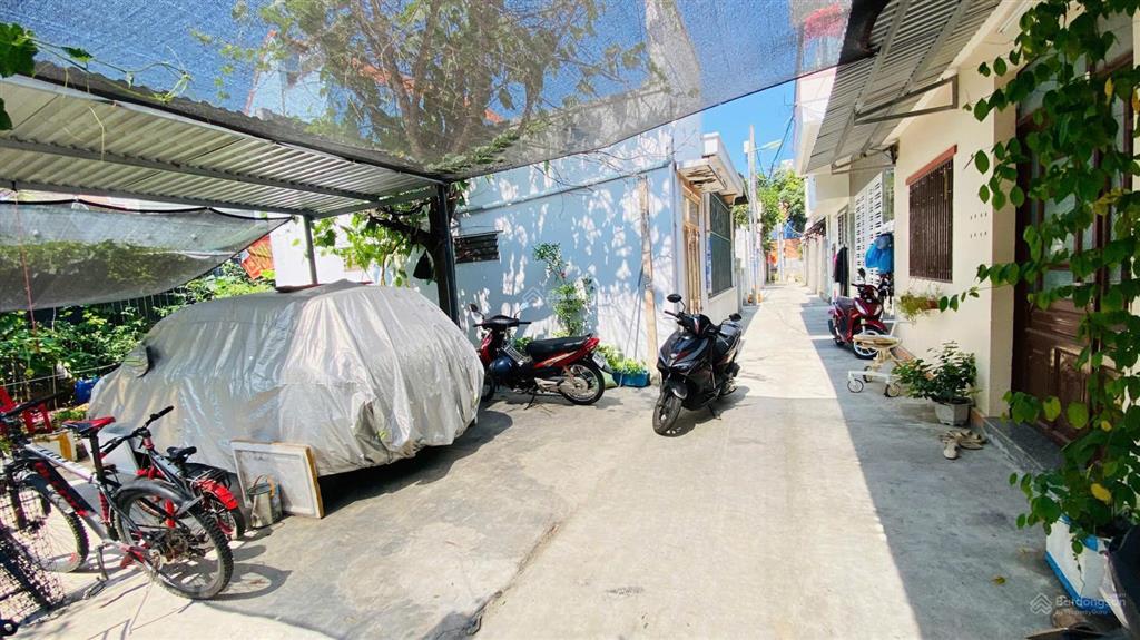 Góc 2 mặt tiền, hẻm ô tô phú đức, ngang dài gần 11m, * ô tô rộng 4m * giá 5,2 tỷ