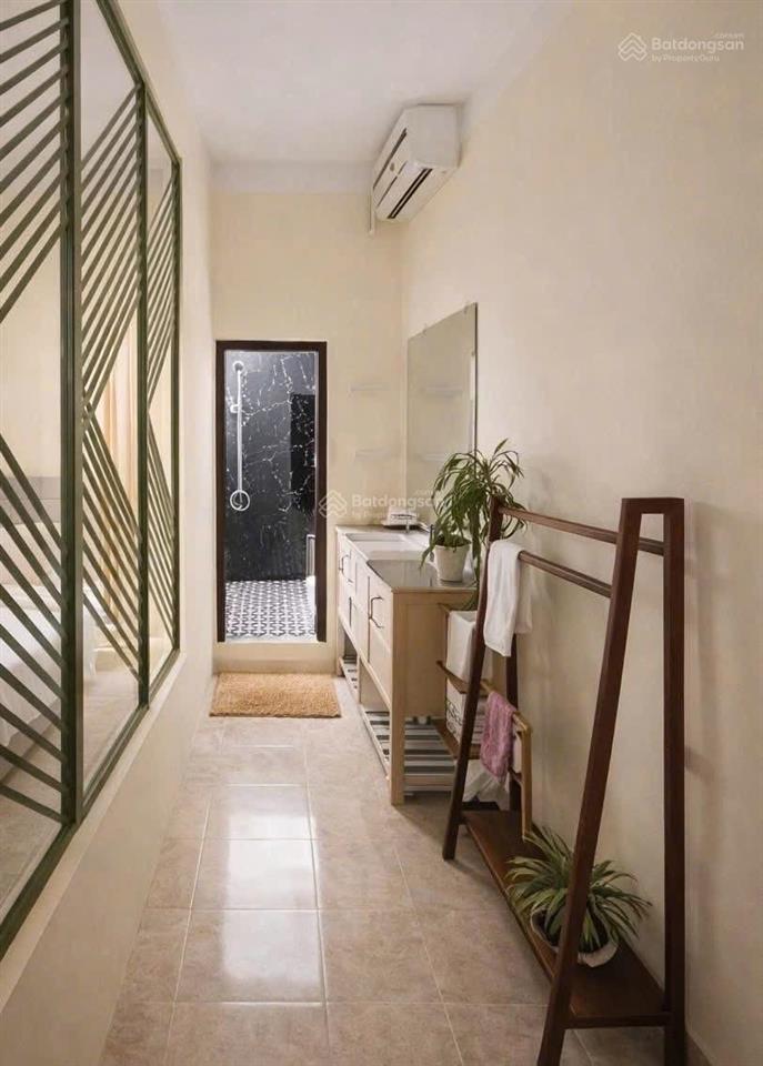 Nhà 3 tầng nguyễn thị minh khai  sẵn dòng tiền cho thuê 15tr/tháng, hẻm ô tô rộng 5m. giá 14 tỷ