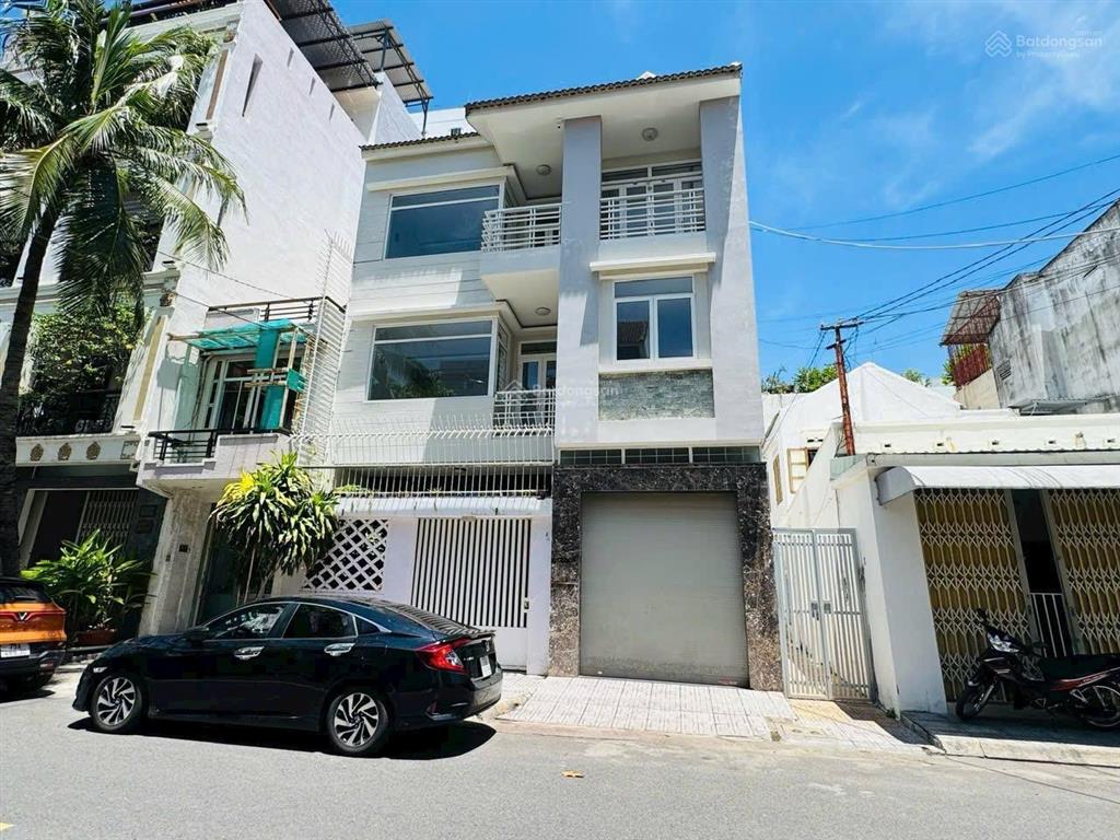 Nhà 3 tầng mặt tiền ngô đức kế  ngang 10m khá rộng {nằm gần trịnh phong & lê đại hành}giá 31,1 tỷ