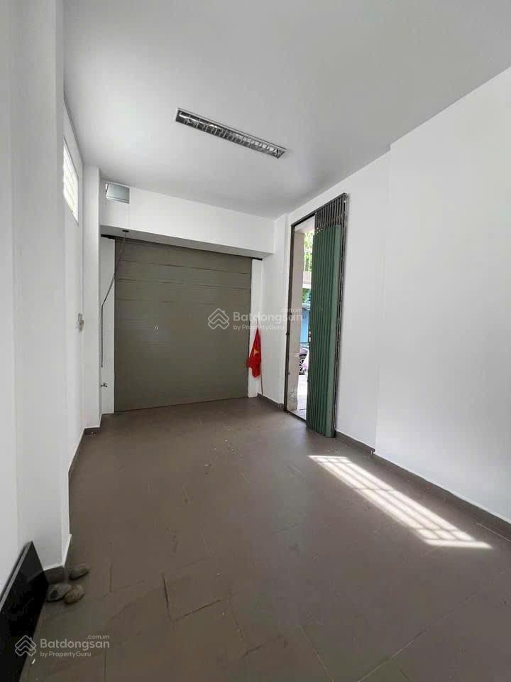 Nhà 3 tầng mặt tiền ngô đức kế  ngang 10m khá rộng {nằm gần trịnh phong & lê đại hành}giá 31,1 tỷ