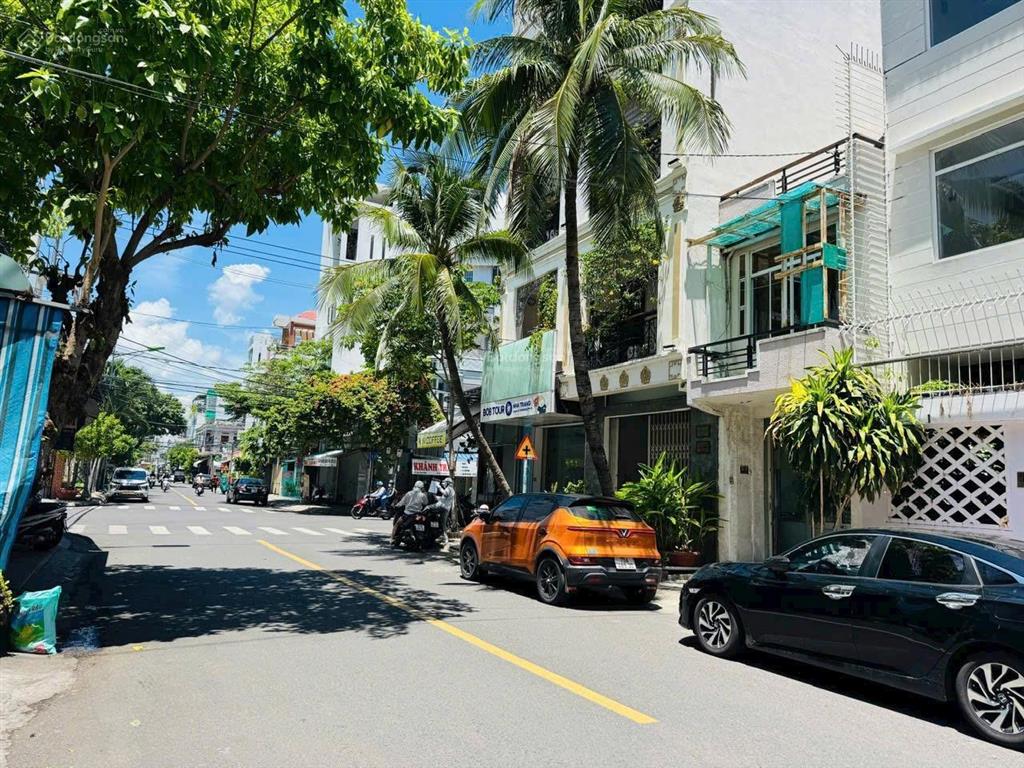 Nhà 3 tầng mặt tiền ngô đức kế  ngang 10m khá rộng {nằm gần trịnh phong & lê đại hành}giá 31,1 tỷ