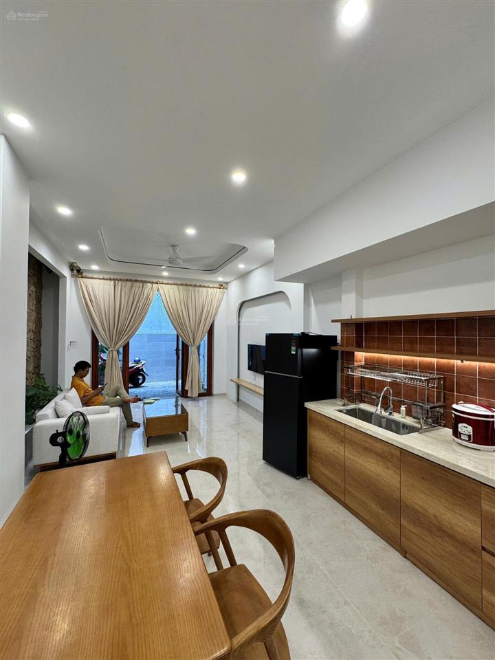 Mini homestay 3 tầng cực xinh  hẻm bạch đằng [ sẵn thu nhập 16tr/tháng]. giá 6 tỷ