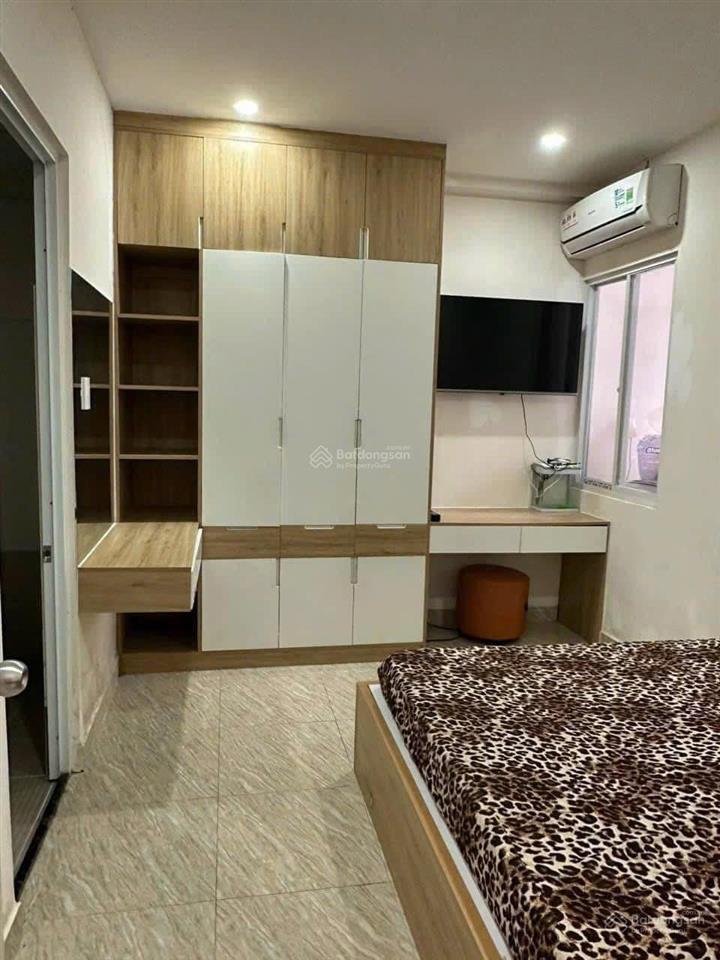 [ căn chung cư hoàng quân  có ban công, hướng nam bao mát mẻ ]  giá  2,150 tỷ