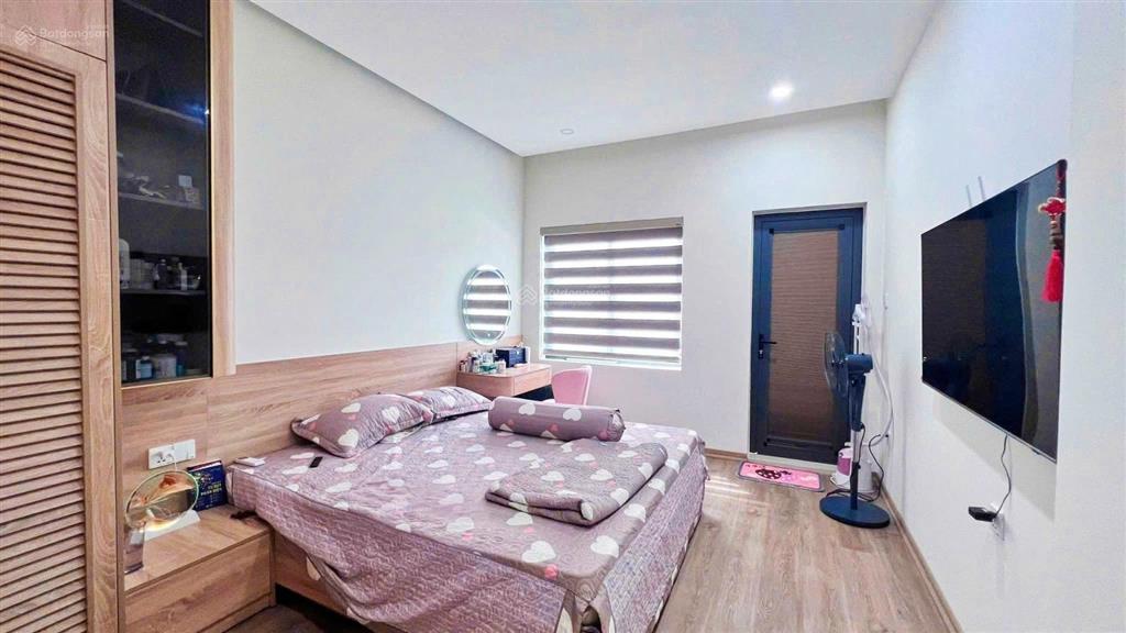 Nhà xinh hẻm đoàn trần nghiệp  mua vào ở ngay cách biển hòn chồng 400m hẻm xe ba gác giá  4,5 tỷ