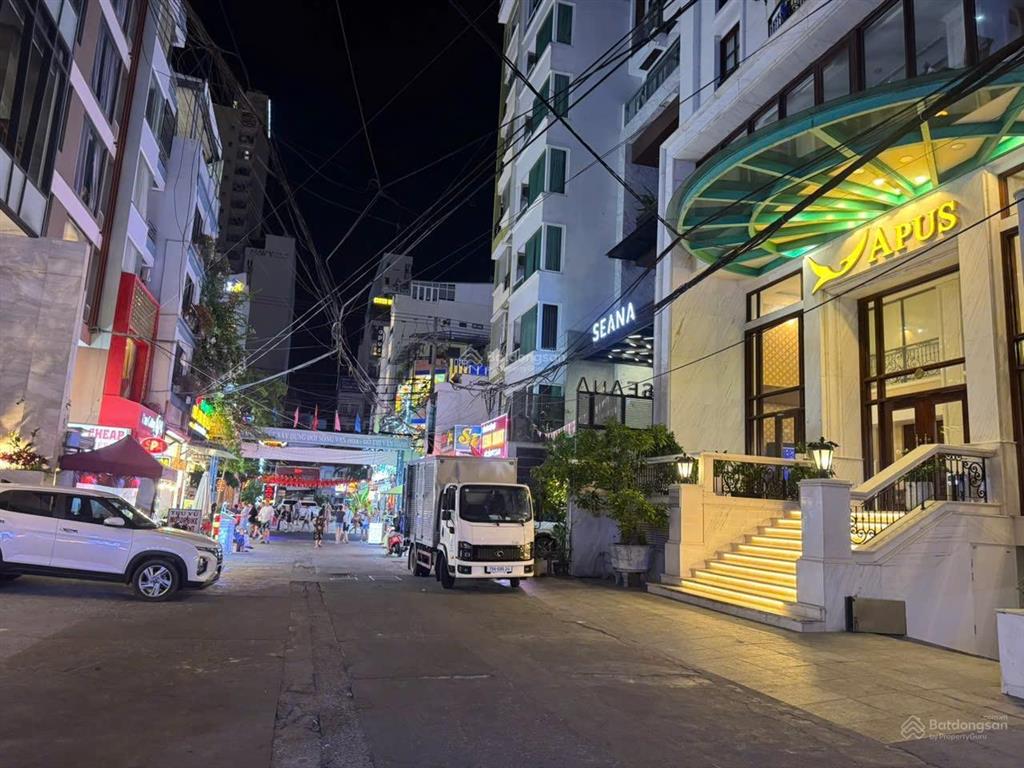 Góc 3 mặt tiền, ô tô quân trấn, hùng vương, vị trí hiếm có cách biển trần phú 200m. giá 24,5 tỷ