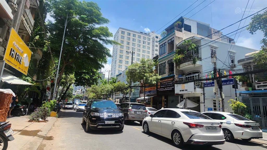 Nhà 2 tầng, hoàng hoa thám  cực hiếm với 2 mặt tiền, ra biển trần phú 300m. giá 16,7 tỷ