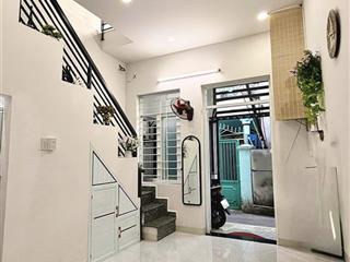 Nhà góc 3 mặt thoáng  nằm sau khu đô thị vcn phước hải ( hẻm xe máy ) giá 2,3 tỷ