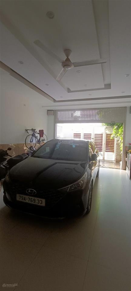 Cho thuê nhà mặt tiền đường đặng tất nguyên căn mới 4 tầng/  phường bắc nha trang. giá 30tr/tháng