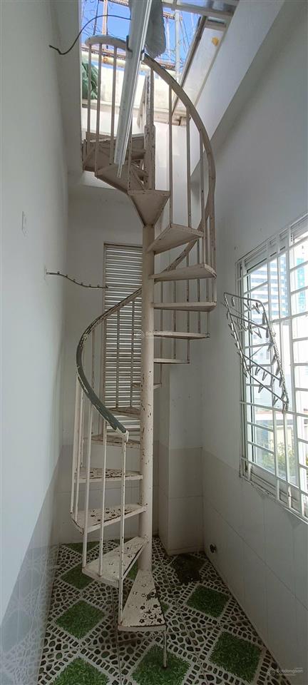 Cho thuê nhà mặt tiền đường đặng tất nguyên căn mới 4 tầng/  phường bắc nha trang. giá 30tr/tháng