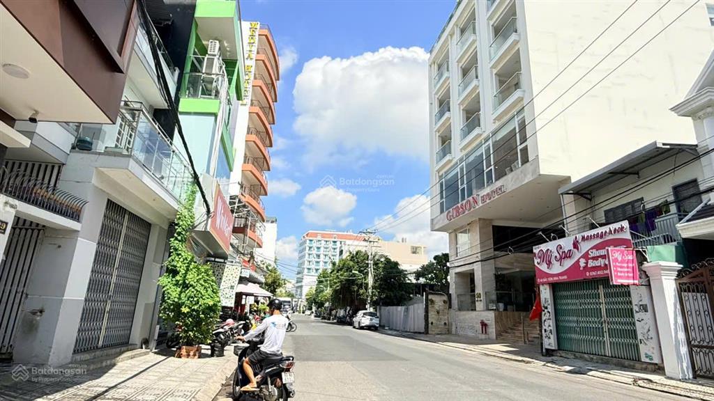 Nhà 3,5 tầng mặt tiền bắc sơn  hiện đang cho thuê siêu thị * cách biển hòn. giá 19,9 tỷ